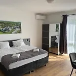 Park Tapolca - Corner Bed & Breakfast 4*