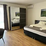 Park Tapolca - Corner Bed & Breakfast Miskolc