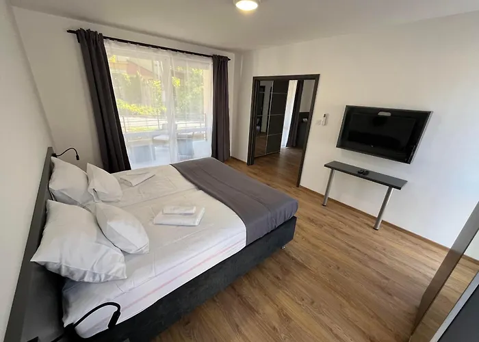 Park Tapolca - Corner Bed & Breakfast 4*